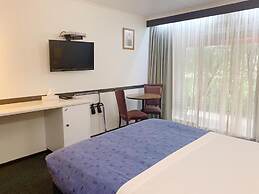 Statesman Motor Inn