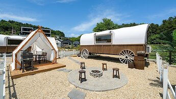 Gapyeong JH Poolvilla & Glamping