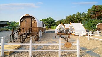 Gapyeong JH Poolvilla & Glamping