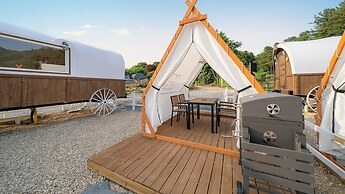 Gapyeong JH Poolvilla & Glamping