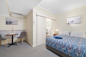Navigators Motel