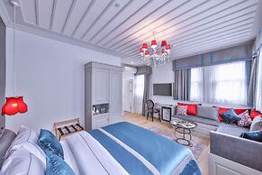 9 Doors Hotel