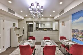 9 Doors Hotel