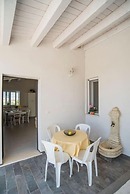 VIlla White