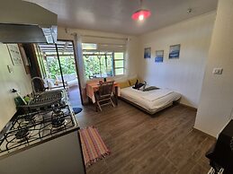 Moana Breeze Eco Lodge