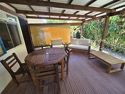 Moana Breeze Eco Lodge