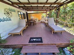 Moana Breeze Eco Lodge