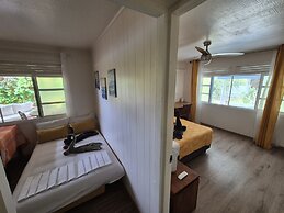 Moana Breeze Eco Lodge