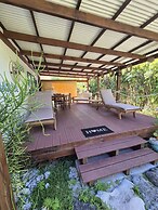 Moana Breeze Eco Lodge