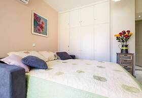 Melina Apartments