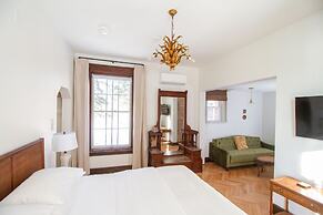 Pert House