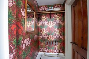 Pert House