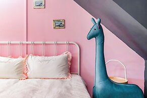 Happiness Pink B&B