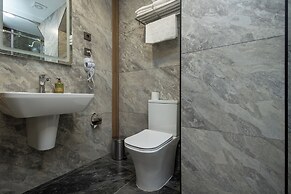 Iris Hotel