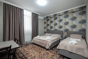Iris Hotel