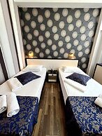 Iris Hotel