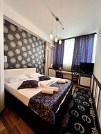 Iris Hotel