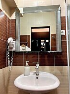 Iris Hotel