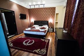 Iris Hotel