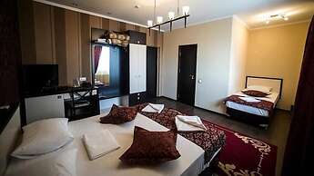 Iris Hotel