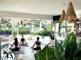 Zulu Surf Hotel