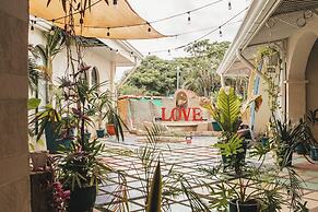Zulu Surf Hotel