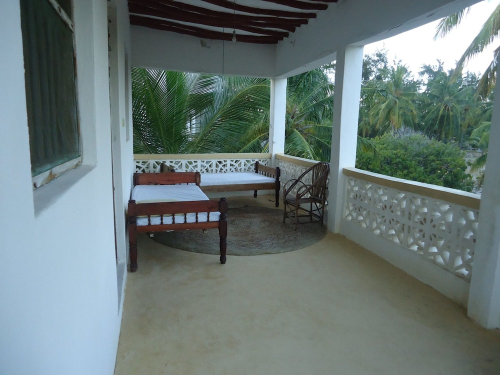 Dudu Villas N Backpackers