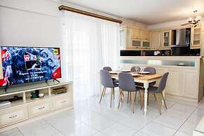 Elegant & Spacious  Apt. with Sea View