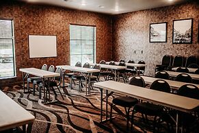 Cobblestone Hotel & Suites - International Falls