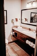 Cobblestone Hotel & Suites - International Falls