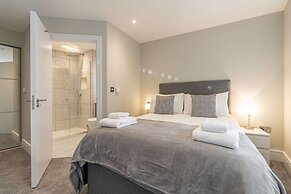 Celador Apartments - Bond House