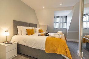 Celador Apartments - Bond House