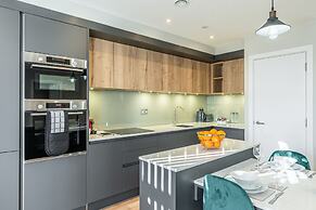 Celador Apartments - Bond House