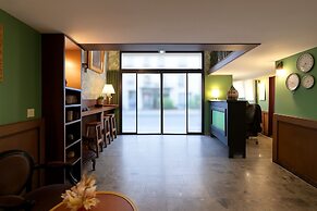 The Walled off Hotel Paris
