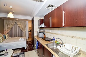 LZZ - Furnished Studio with Balcony
