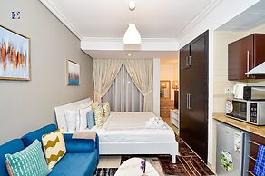 LZZ - Furnished Studio with Balcony