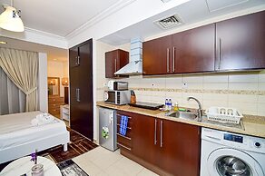 LZZ - Furnished Studio with Balcony