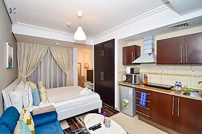 LZZ - Furnished Studio with Balcony