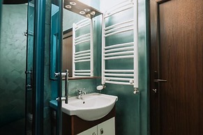 Suru Hotel & Restaurant