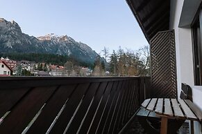 Suru Hotel & Restaurant