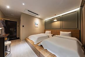 Brown Dot Hotel