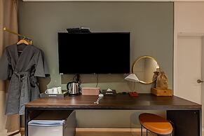 Brown Dot Hotel