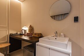 Brown Dot Hotel