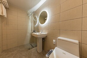 Brown Dot Hotel