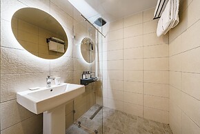 Brown Dot Hotel
