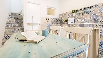 Piccola Luna Cozy Home