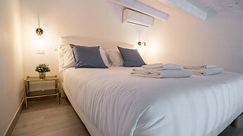 Piccola Luna Cozy Home