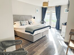 Beach House Hotel