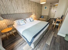 Beach House Hotel