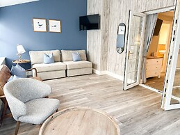 Beach House Hotel
